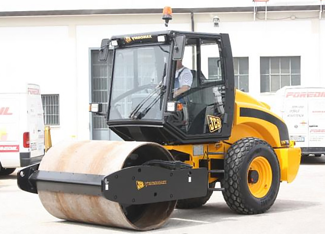 Rulllo monotamburo JCB – VENDUTO / SOLD