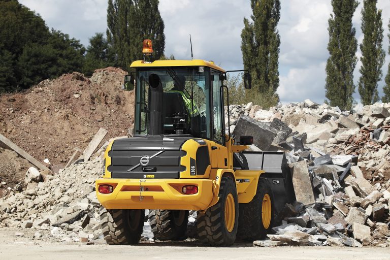 noleggio pala gommata Volvo a Padova e Venezia