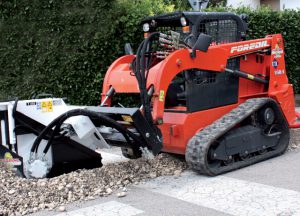 Minipala cingolata a noleggio con escavatrice