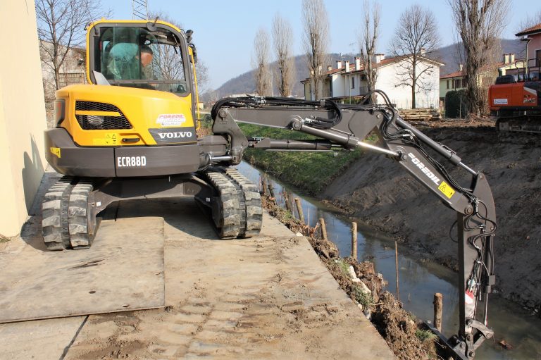 miniescavatore a noleggio padova e venezia